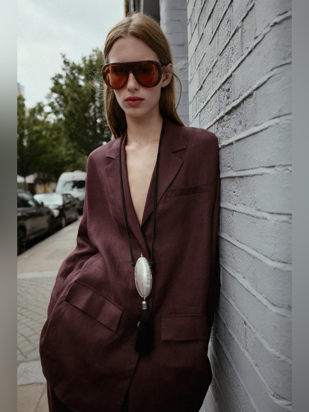 Zara 100% Linen Blazer Lapel Collar Long Sleeves Flap Pockets Golden Buttons